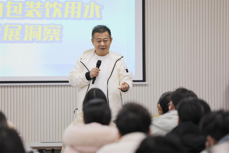 甜啦啦進高校攬人才，雇主品牌助力應屆生共繪全球茶飲新藍圖